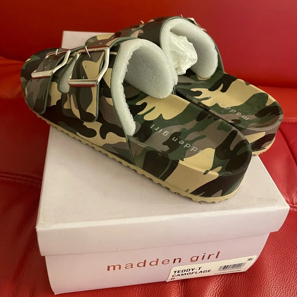 Teddy-T Camouflage Sandals, Sz 6 (Steve Madden) - Picture 2 of 8